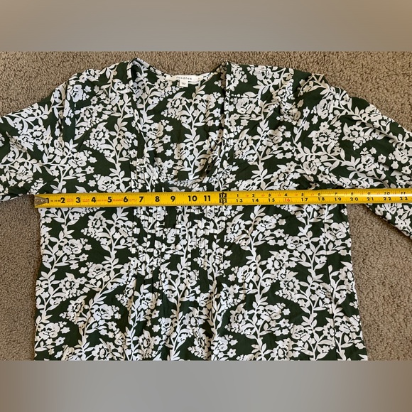NWOT fun2fun Green Floral 3/4 Sleeve Blouse - Picture 5 of 7